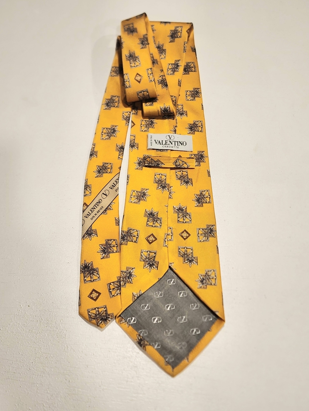 Valentino Cravatte Silk Yellow Patterned Tie by Valentino - Picture 2 of 5